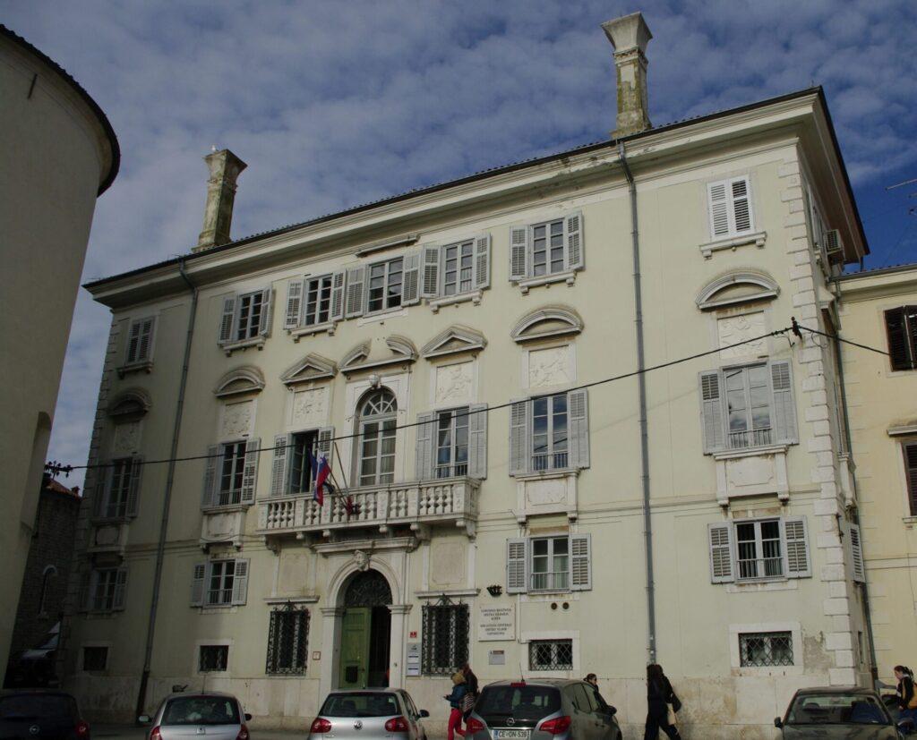 Osrednja knjižnica Srečka Vilharja Koper