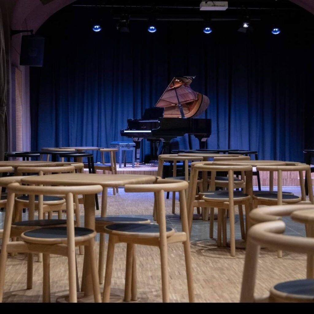Kazina Jazz Club & Bistro