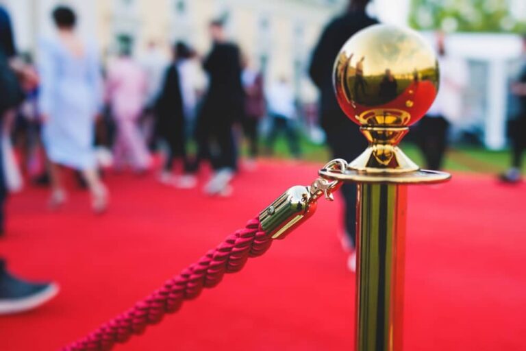 Filmski ustvarjalci ob začetku festivala v Cannesu opozarjajo na dogajanje v Gazi