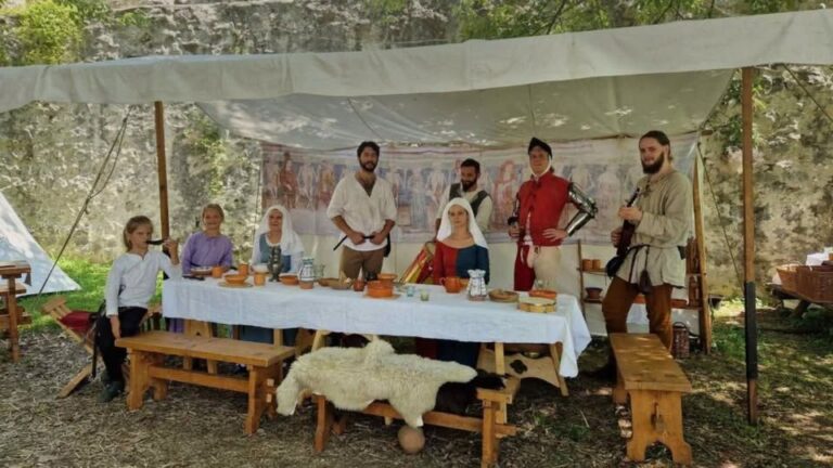 Živa zgodovina: Druščina Zlate ostroge