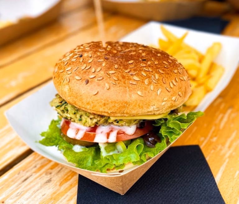 Bread and black burgerji v Layerci