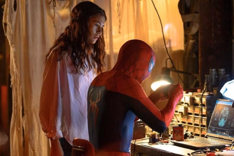 SPIDER-MAN: NOV DAN (ZF akcijska pustolovščina)