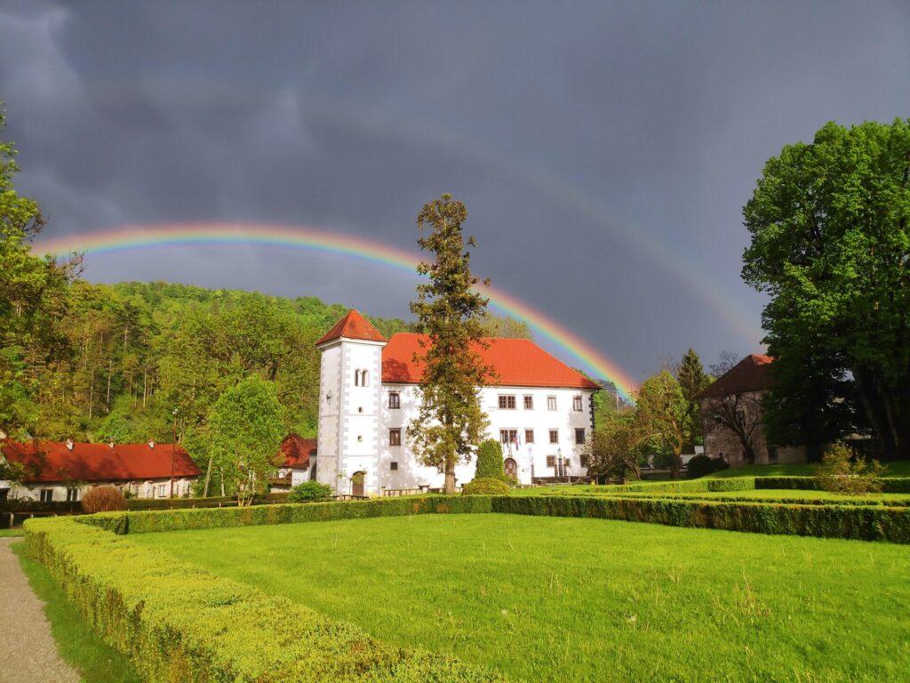 Polhograjska graščina