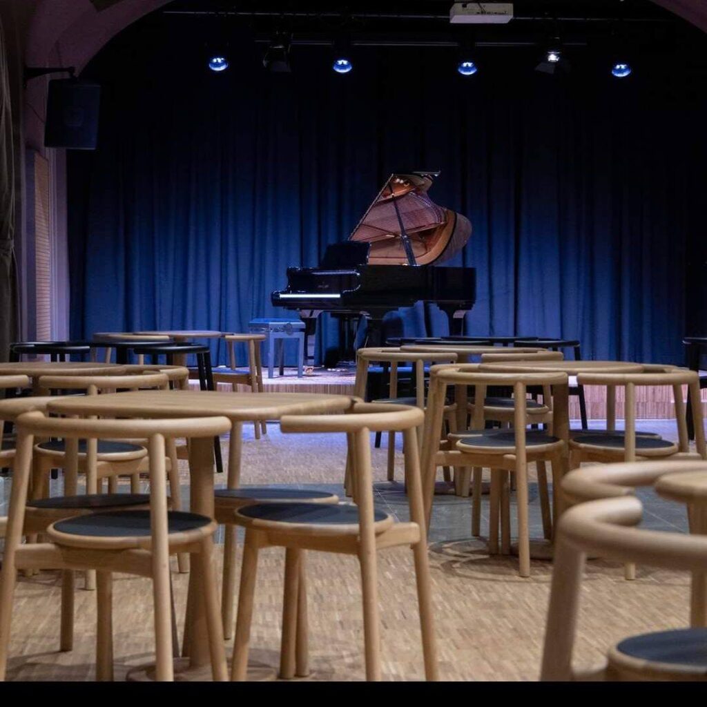 Kazina Jazz Club & Bistro