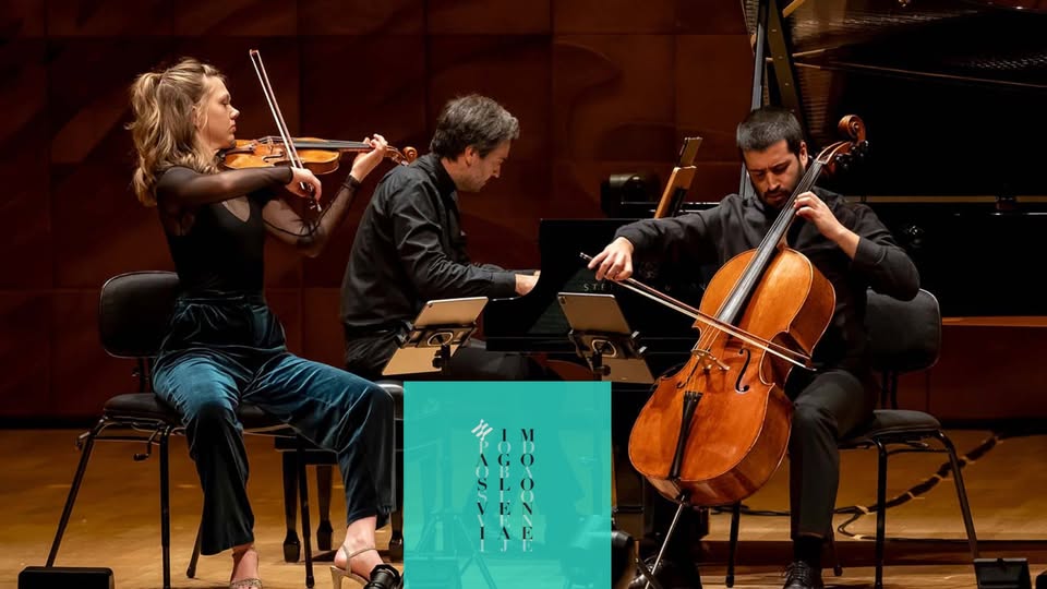 AKADEMIJA KOMORNE GLASBE COLLUVIO