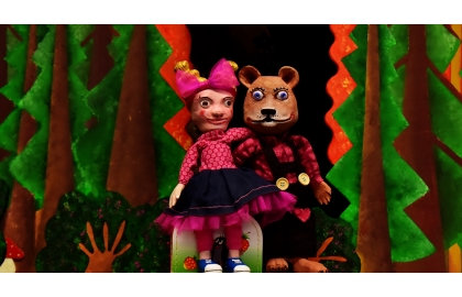 SOBOTNE LUTKARIJE: MEDVEDEK IN ZLATOLASKA