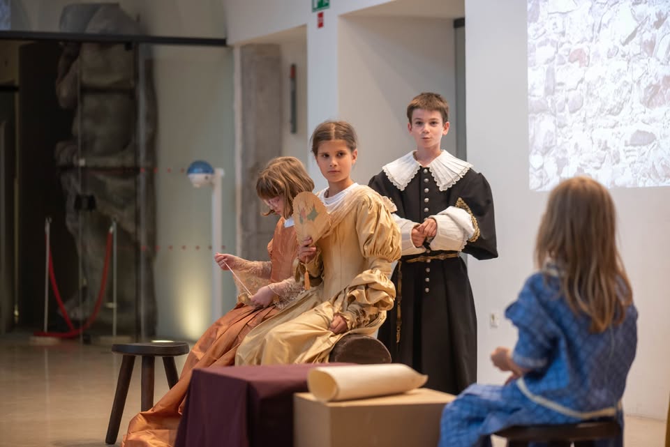 Muzejsko-gledališke delavnice: Zmaji, vile in druge skrivnosti: Kam gredo pravljice, ko zaspijo?