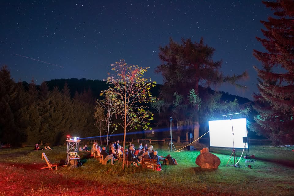 Letni kino / Cinema all'aperto a: Lokve