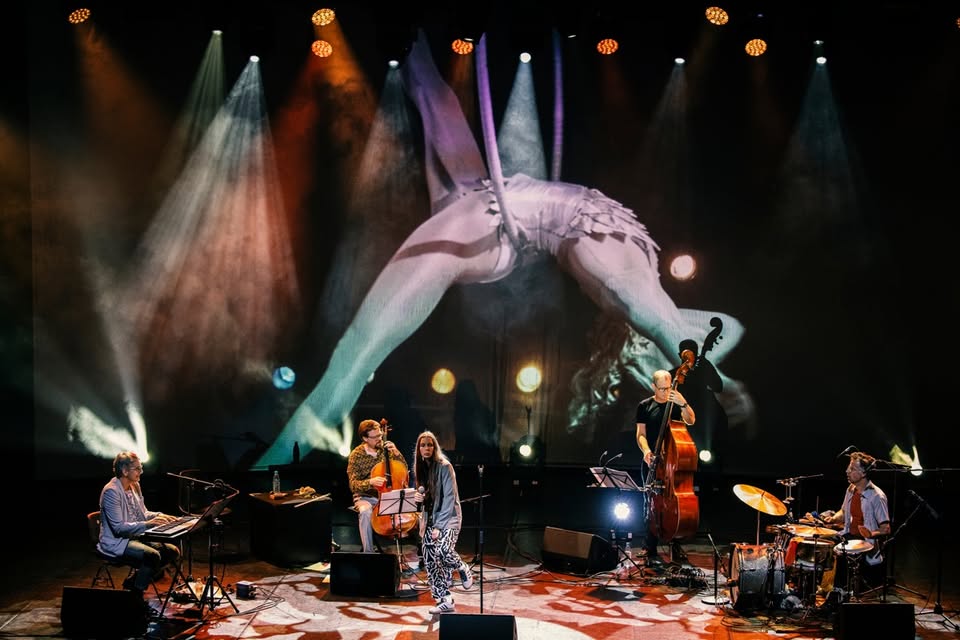 KONCERT GLASBE IZ SLOVENSKIH FILMOV, Drago Ivanuša Kino kvartet, gostja Manca Trampuš (Koala Voice)