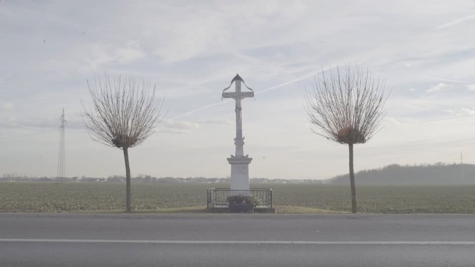 Filmi pod lipo: Pod sveto streho, predpremiera dokumentarnega filma