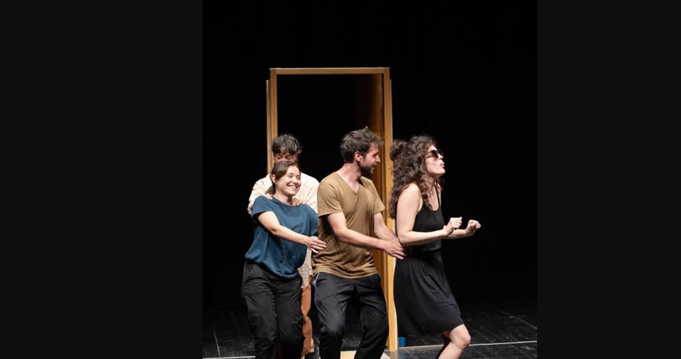 Kratka enciklopedija vrat / Breve enciclopedia delle porte, plesno-gibalna predstava