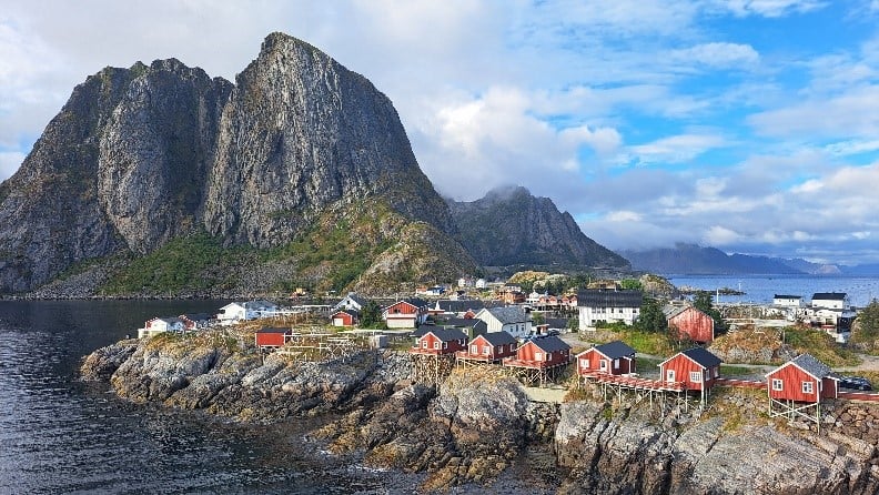 Potopisno predavanje: Potepanje po severu Norveške (Darja Lavtar)