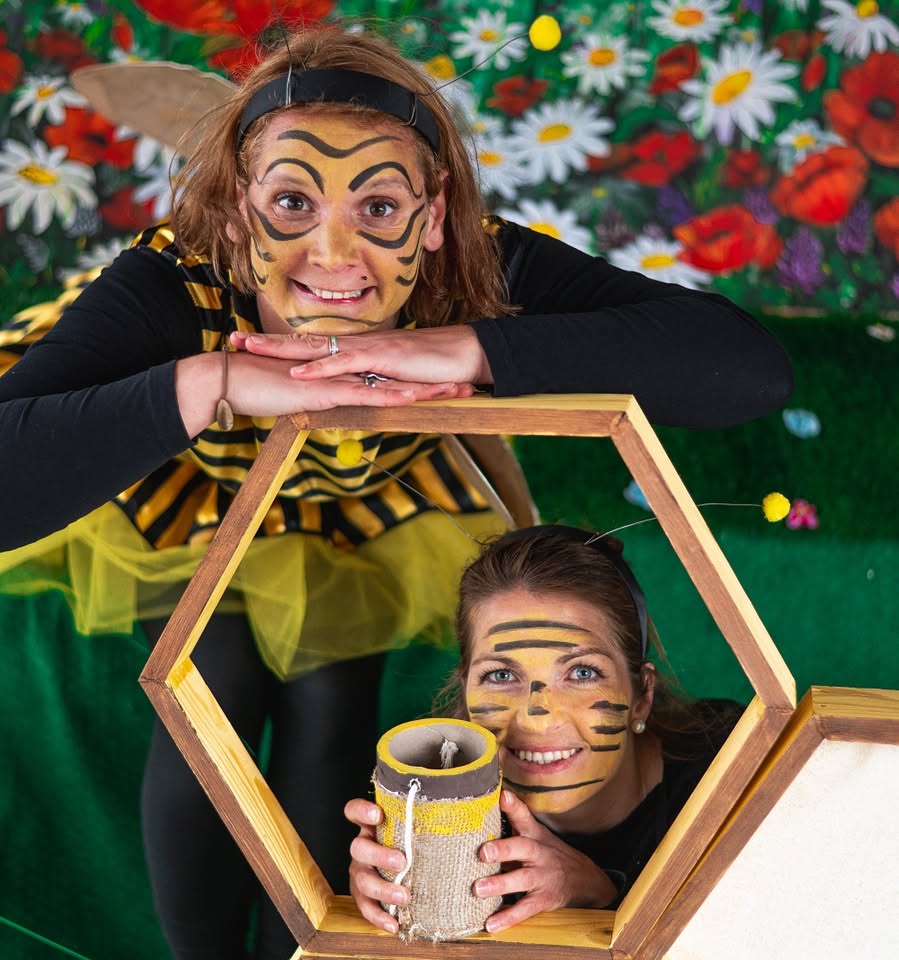 PRAVLJIČNE PREDSTAVE / KO ČEBELICA BRENIČI, ČMRLJ SPI