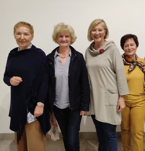 Z zgodbami po svetu, pripovedovalski večer za odrasle