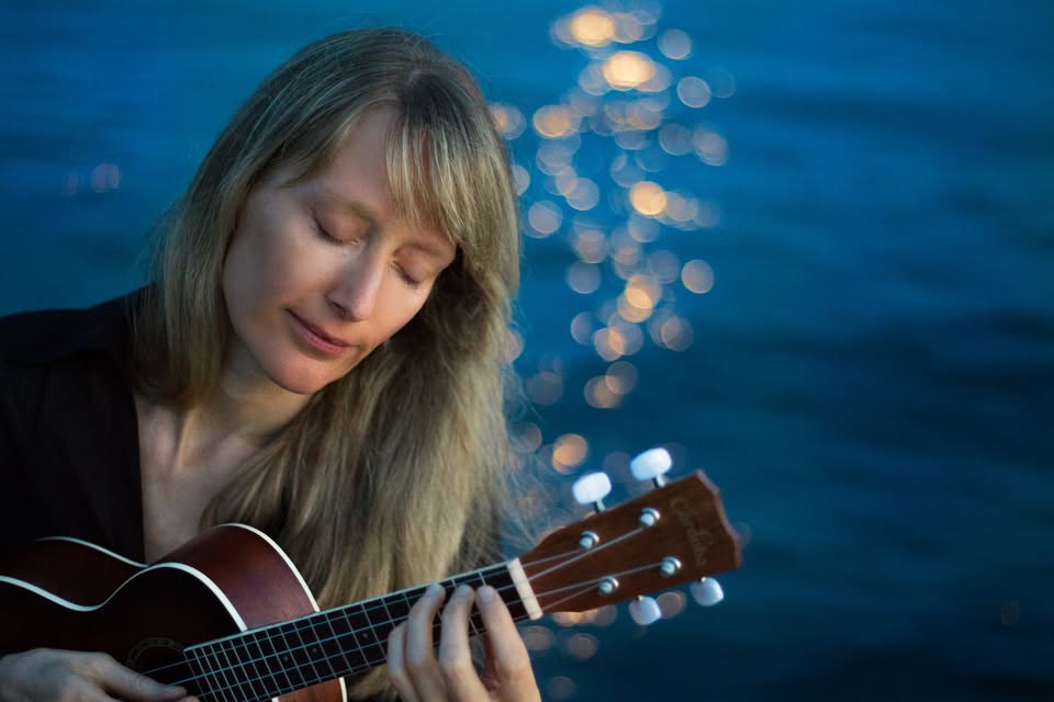 Nika Solce: Koncert uglasbene poezije Srečka Kosovela in Alme Karlin