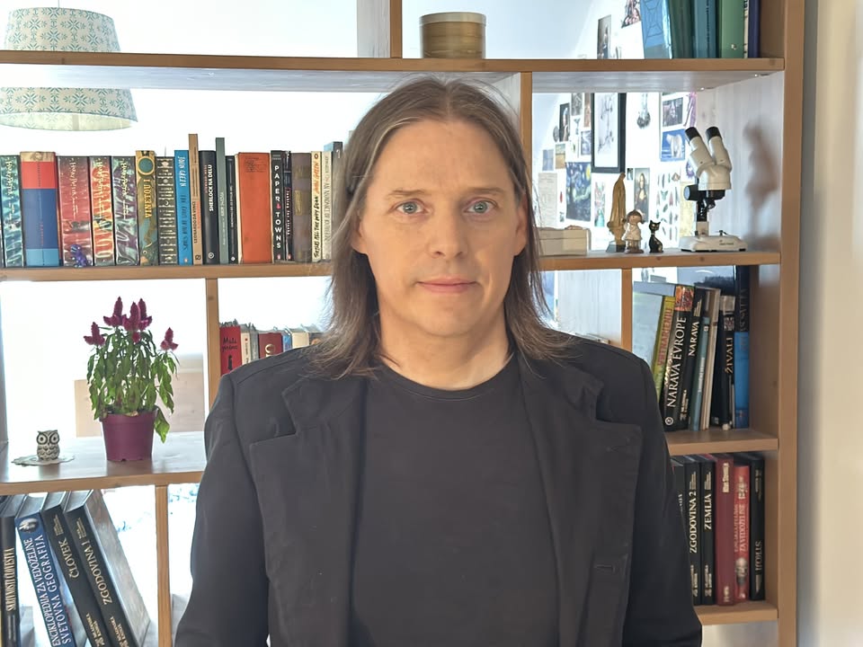 ZRNA NOROSTI – literarno-glasbeni večer |