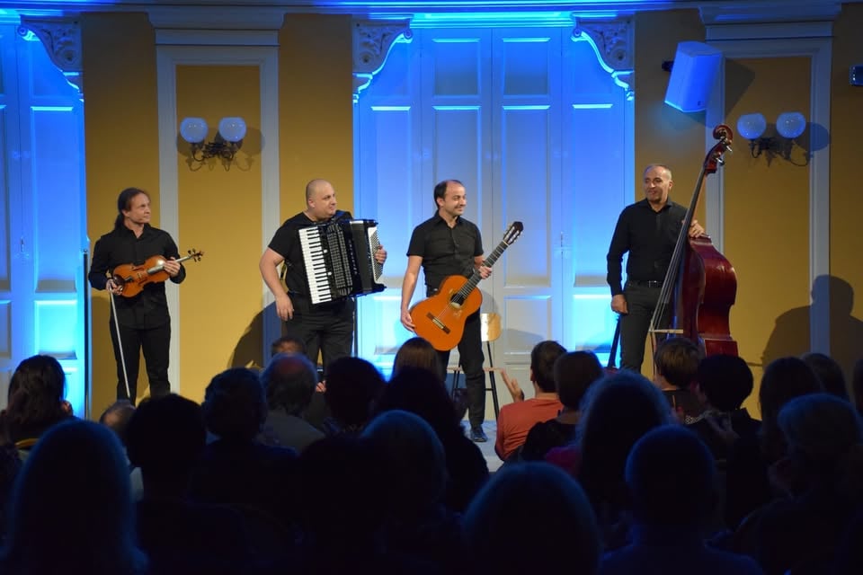 Kulinarični večer s kvartetom Akord