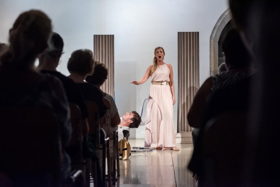 𝐊𝐫𝐢𝐬𝐭𝐚𝐥𝐧𝐢 𝐚𝐛𝐨𝐧𝐦𝐚: 𝐊𝐎𝐌𝐎𝐑𝐍𝐀 𝐎𝐏𝐄𝐑𝐀 𝐈𝐋𝐈𝐀𝐃𝐀