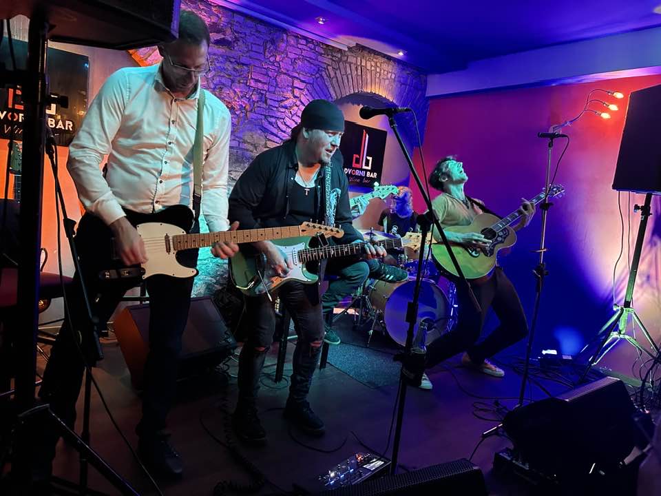 Rock"n"roll žur s skupino The ROAD CREW v Dvornem baru