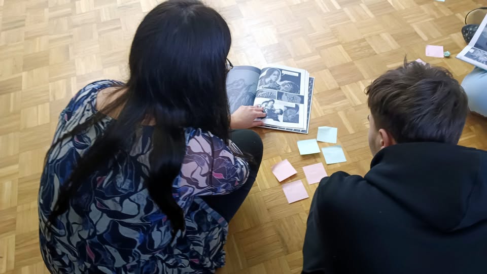 Ustvarjalni pristopi za spodbujanje bralne pismenosti, pogovor na 41. Slovenskem knjižnem sejmu