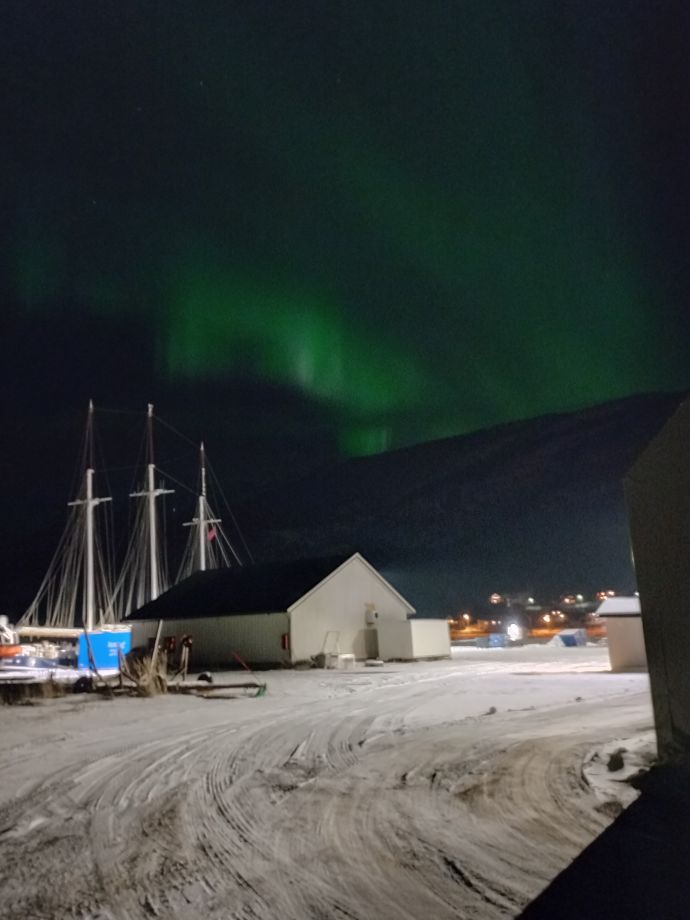 V objemu polarnega sija - z jadrnico po fjordih severne Norveške v Mestni knjižnici Šoštanj