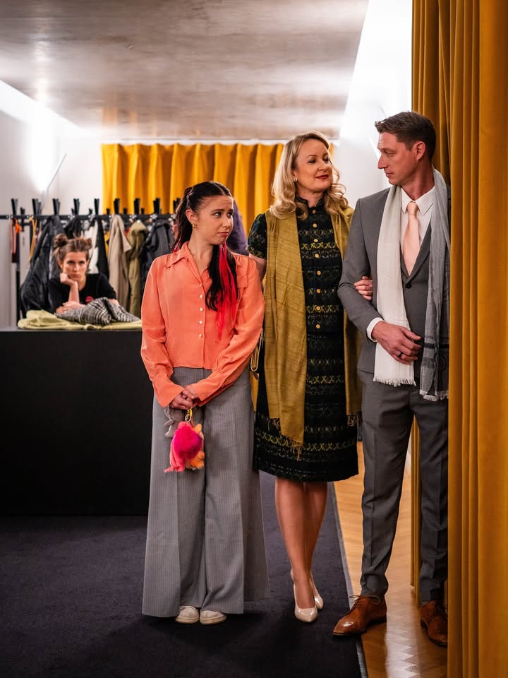 Sveži ŠUNDER V DVORANI, režija Ira Ratej