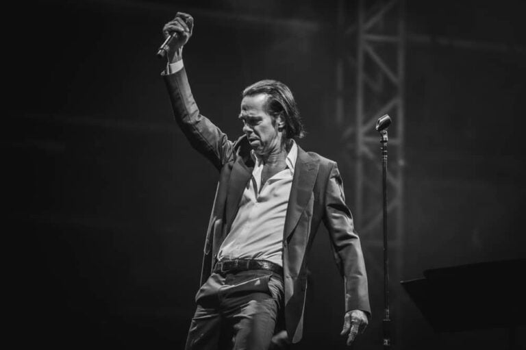 Nick Cave odpira vrata svojega ustvarjalnega sveta v virtualni razstavi