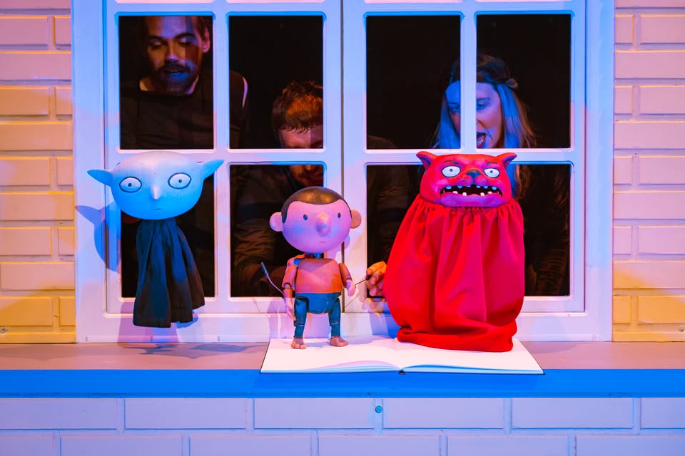 VAMPIRČEK GRE V ŠOLO