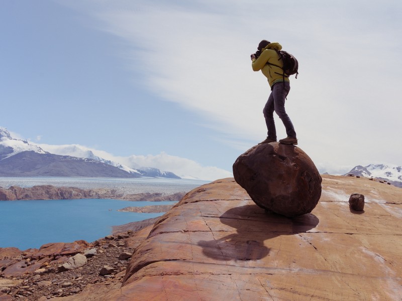 Smo na točki brez vrnitve? Pogovor z Matevžem Lenarčičem in ogled filma Temni pokrov sveta