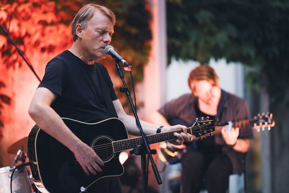 Sozvočja sveta: CHRIS ECKMAN z gosti