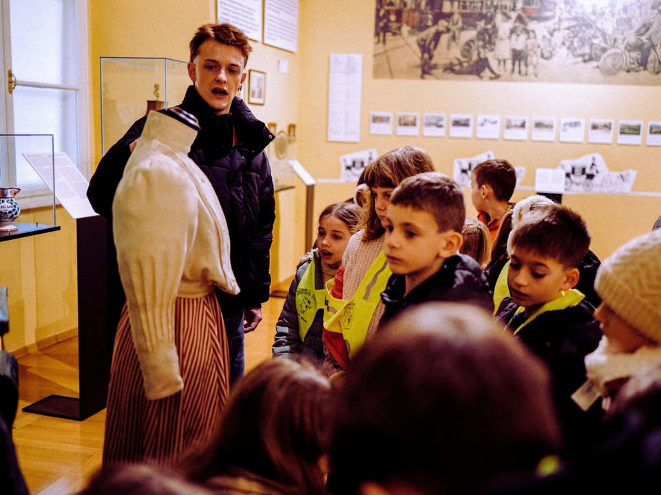 JAVNO VODSTVO ZA DRUŽINE