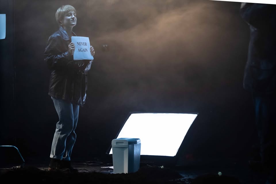 Okrogla miza »Nikoli več?« z Mirtom Komelom, Ervinom Hladnikom Milharčičem in Andreo Bellavitejem