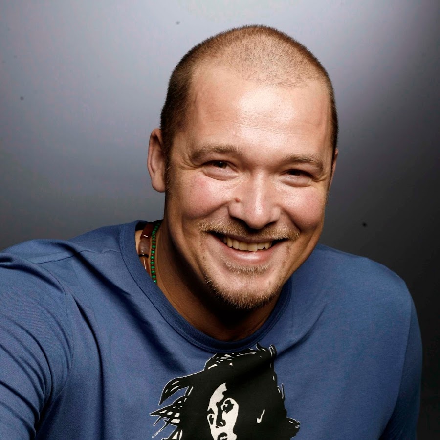 Predavanje: Kdo si, od kod prihajaš, kam greš in kje si? (Robert Lavtar, gnostik, šaman in babalawo)