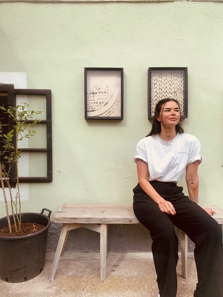 Zakrito v odkritem, odprtje razstave umetniških grafik Laure Koder