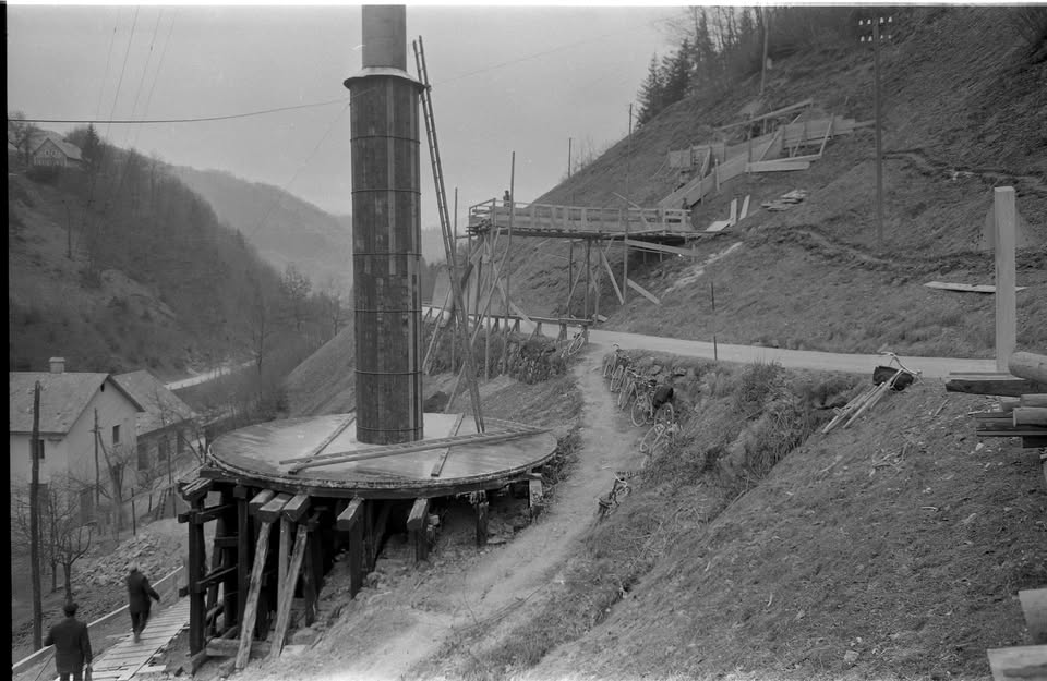 Gradimo boljši svet: Fotografije Toneta Mlakarja