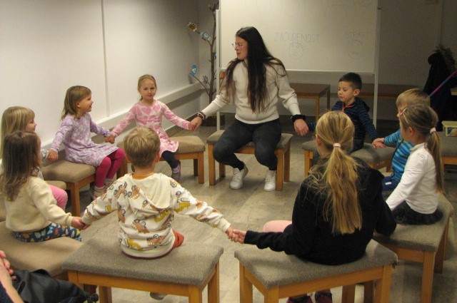 GIBALNA URICA IN SPOZNAVANJA ČUSTEV