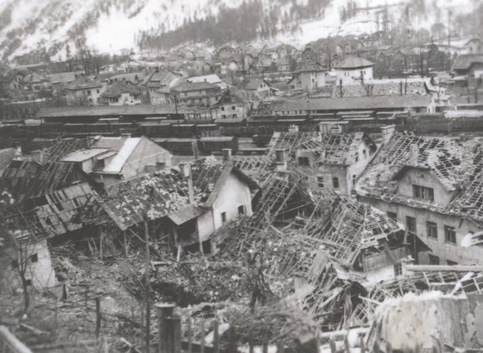 Kako smo na Jesenicah živeli med in po drugi svetovni vojni / razstava