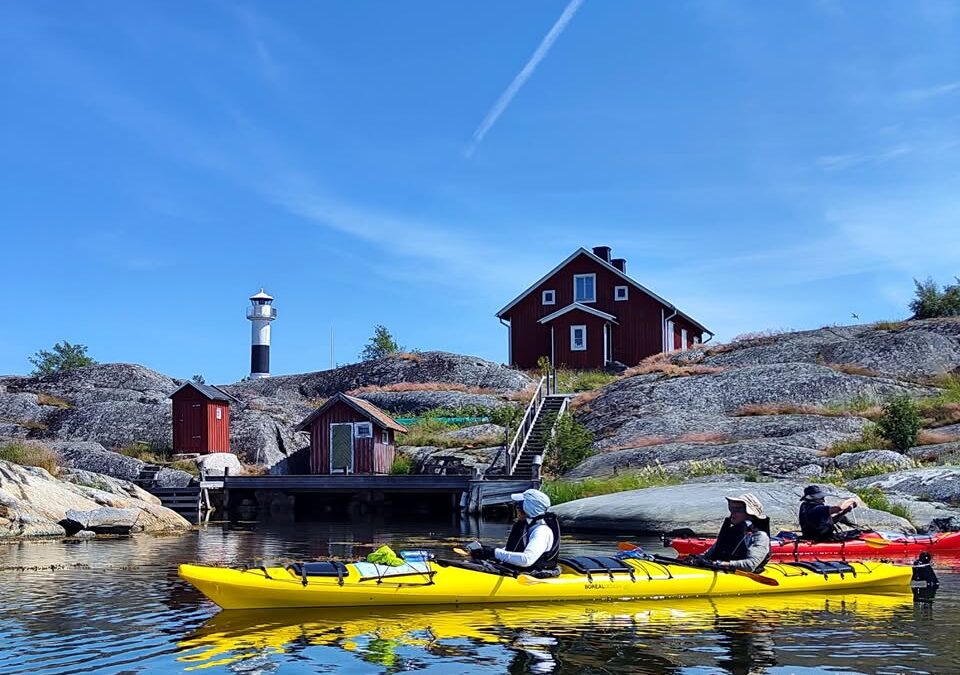 Švedski arhipelag s sea kayakom – potopisno predavanje Dejana Ogrinca