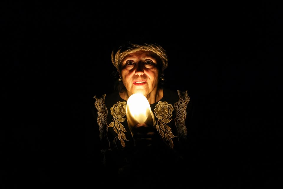 Izdelovalka mrtvaških prtov