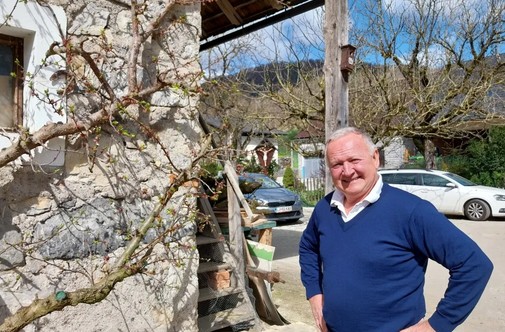 Praktičen prikaz s predavanjem OBREZOVANJE SADNIH RASTLIN na Turistični kmetiji Pirc