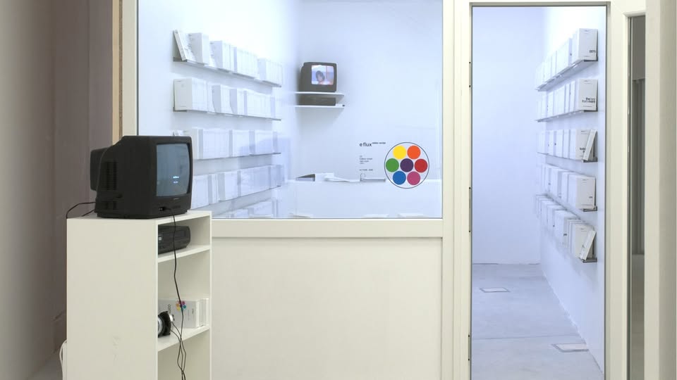 SODOBNA UMETNOST IZ PRVE ROKE | Javno vodstvo za starejše: Video umetnost