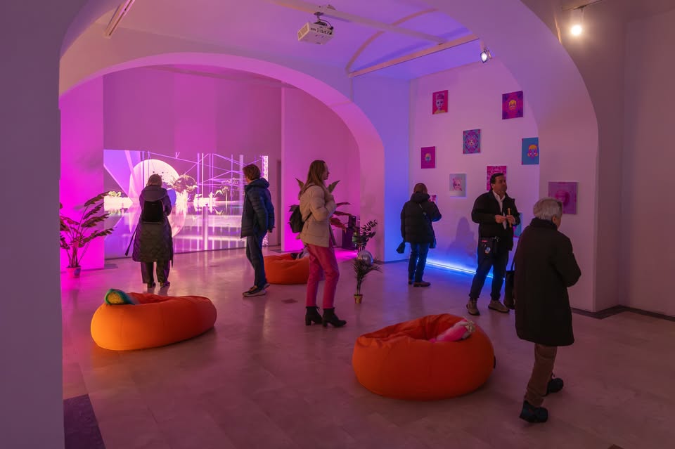 Vstopite v AVANTGARDEN 3.0 na vodstvu z umetnico in kuratorjem