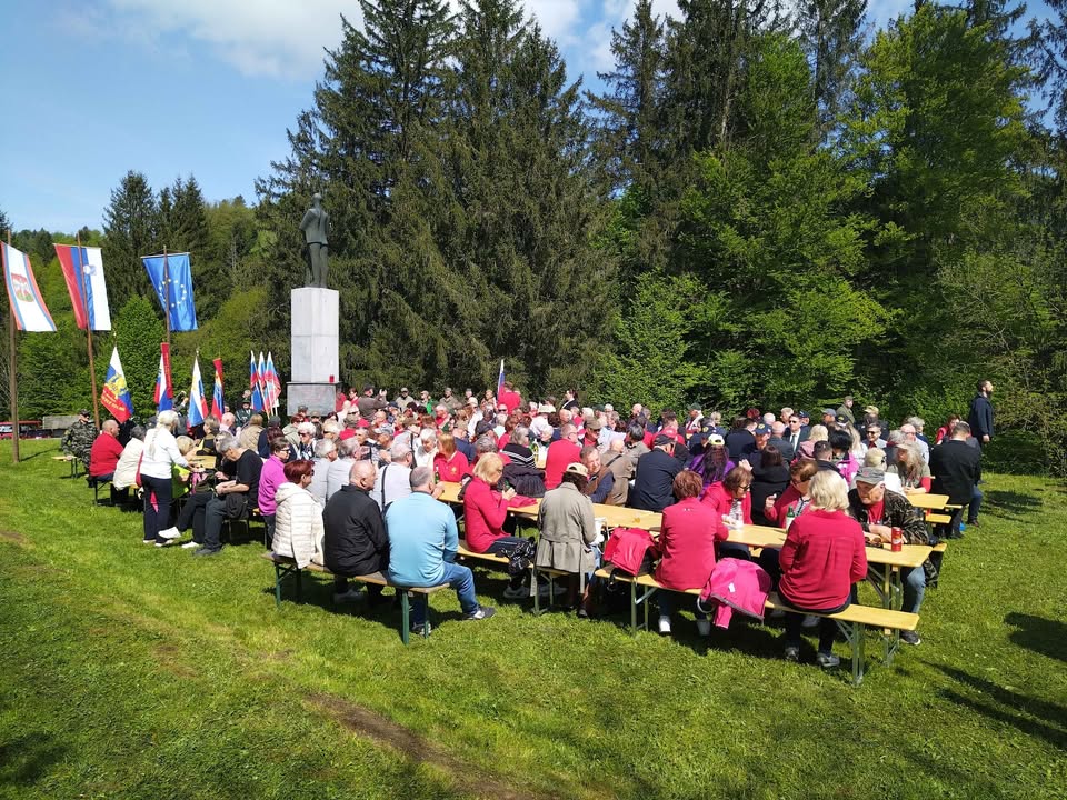 Javno vodstvo po razstavi na Župankovi domačiji