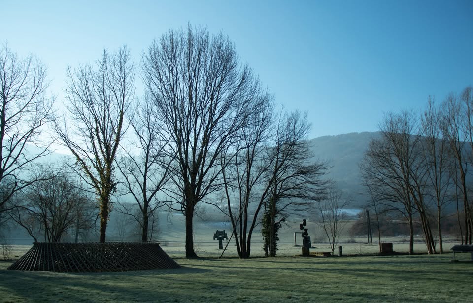 Okrogla miza: "Med naravo in kulturo"