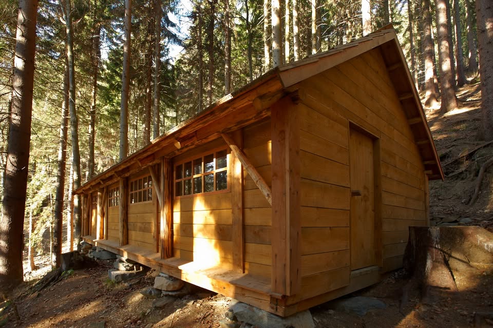 Pohod in javno vodstvo po Paučkovih partizanskih bolnišnicah