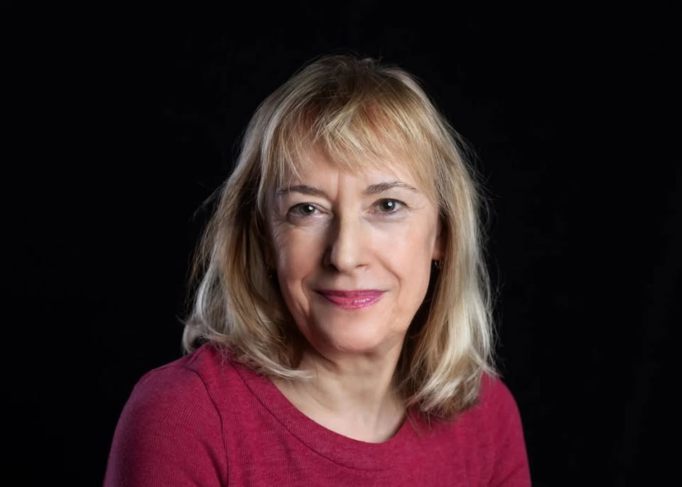 Predstavitev romana Po poti se je zvečerilo Miriam Drev