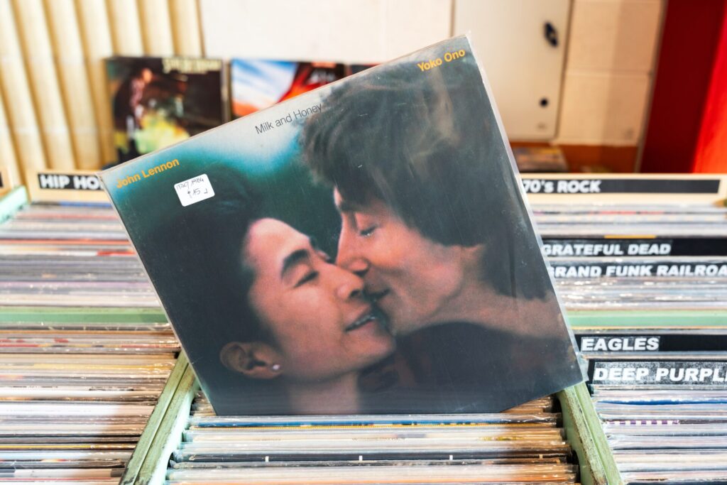 Restavrirani koncert Johna Lennona in Yoko Ono iz leta 1972 prihaja v kinematografe