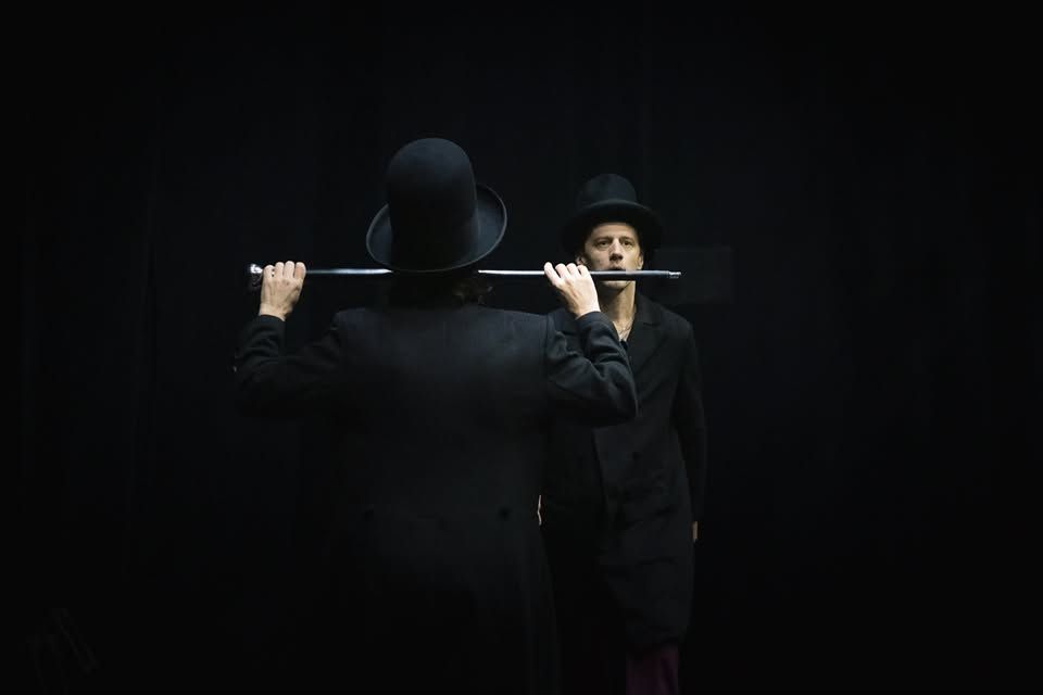 Matija Ferlin, Ame Henderson: Šov izgine / Show Gone