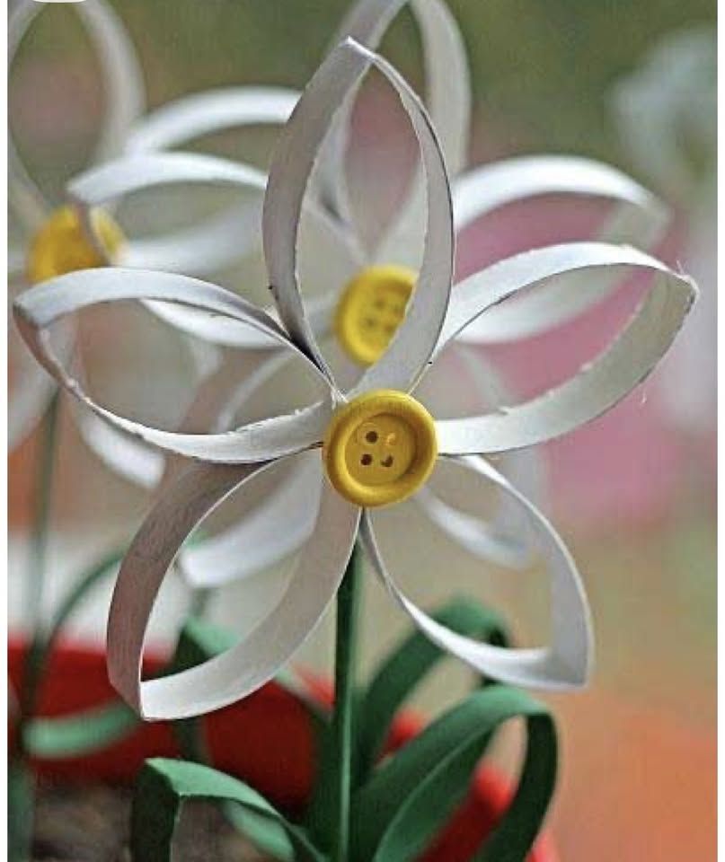 Otroška delavnica: Rožice iz papirja