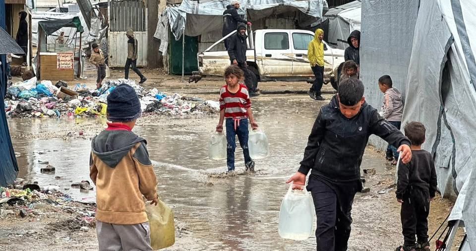 Okrogla miza: Genocid in administrativne bodeče žice